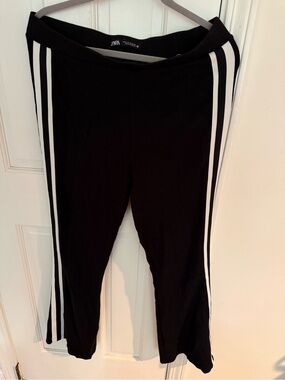 ZARA Black Leggings with White Double Side Stripes